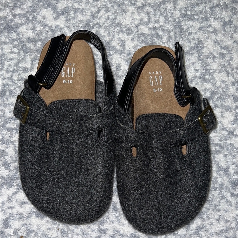 GAP Black Toddlers Clogs Size 9-10